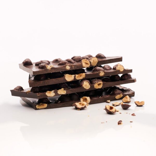 Rajola trencadís xocolata negra 70% i avellanes acaramel·lades